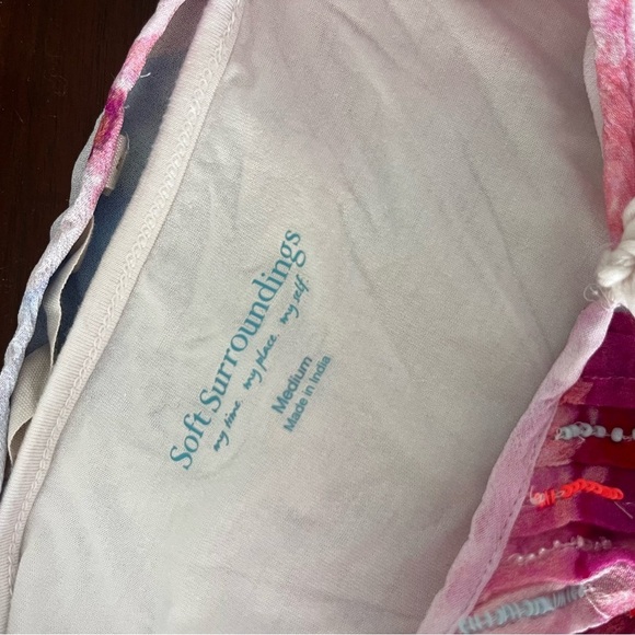 Soft Surroundings Floral Boho Beaded Bed of Roses Silk Chiffon Tunic Top Sz M - Picture 7 of 9